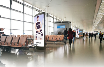 南京機場國內、國際出發(fā)指廊候機廳雙面圖騰燈箱套裝廣告
