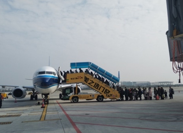 美之選門窗機(jī)場(chǎng)廣告