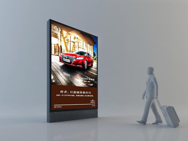 ?？跈C(jī)場(chǎng)國(guó)內(nèi)出發(fā)廳各入口旁刷屏機(jī)廣告