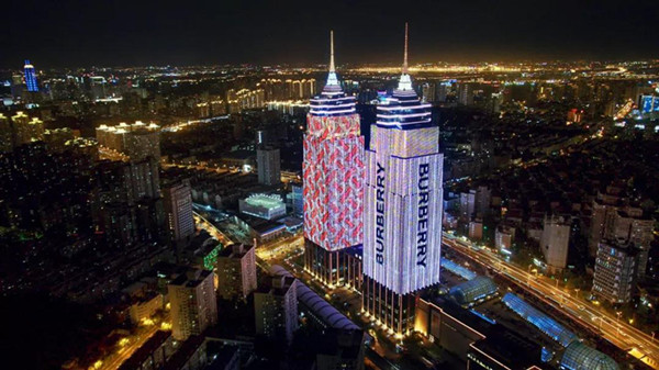 第一戶外地標(biāo)廣告：讓廣告成為明星！