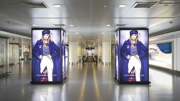 廣州白云機(jī)場(chǎng)國際到達(dá)區(qū)燈箱廣告