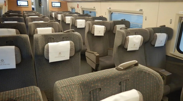 西安曲江新區(qū)高鐵列車(chē)廣告和高鐵站廣告投放案例