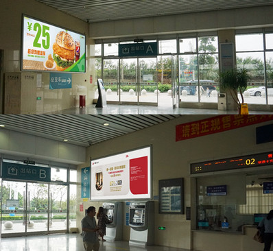 順德學(xué)院站A、B進(jìn)出站口燈箱廣告