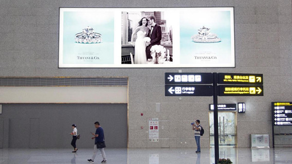 機(jī)場燈箱廣告為何有如此強(qiáng)勢的表現(xiàn)力?