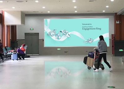 三亞機場西擴到達行李廳最左側墻面燈箱廣告