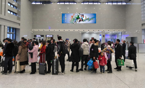 河南淮陽(yáng)南高鐵站燈箱廣告價(jià)格