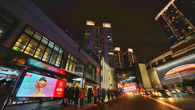 品牌和商家為什么要投放重慶候車亭廣告？