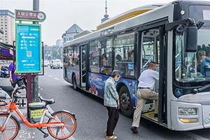 成都公交廣告價格多少錢？食品生鮮快消成都公交車身廣告案例