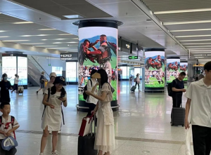 深圳北站換乘區(qū)包柱LED廣告價(jià)格，文旅景區(qū)旅游深圳北高鐵站廣告