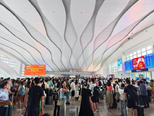 連云港高鐵站廣告價格？連云港站高鐵LED廣告大屏廣告牌位置優(yōu)勢