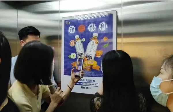 南寧電梯框架廣告價格多少錢？南寧電梯海報尺寸覆蓋樓盤區(qū)域優(yōu)勢