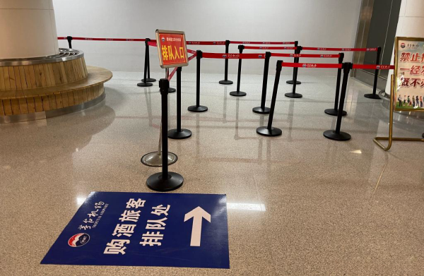 遵義茅臺(tái)機(jī)場(chǎng)廣告價(jià)格？遵義茅臺(tái)機(jī)場(chǎng)戶外立柱大牌廣告停車場(chǎng)廣告