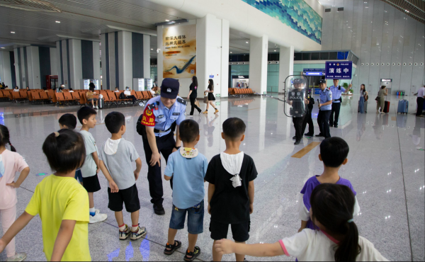 東莞南站高鐵廣告價格？東莞南高鐵站候車大廳廣告全覆蓋位置優(yōu)勢