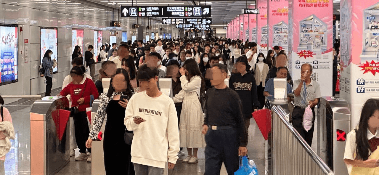 南寧地鐵廣告價格收費多少錢？南寧地鐵朝陽廣場站站廳包柱廣告