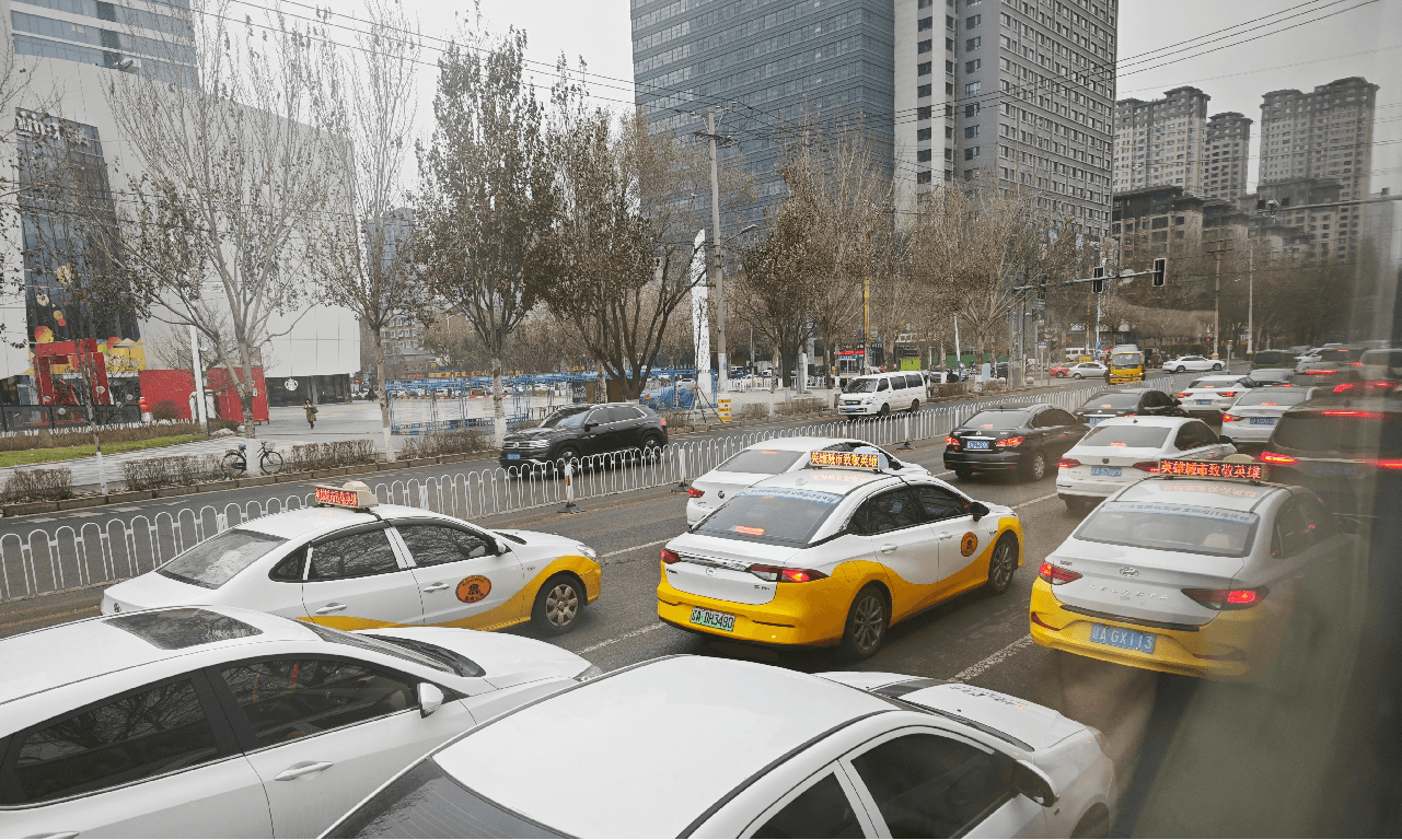 沈陽出租車廣告價格收費多少錢？沈陽出租車頂屏廣告節(jié)日慶典