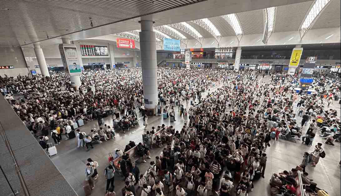南昌站廣告價格收費標(biāo)準(zhǔn)，南昌火車站春運候車熱門高鐵廣告牌