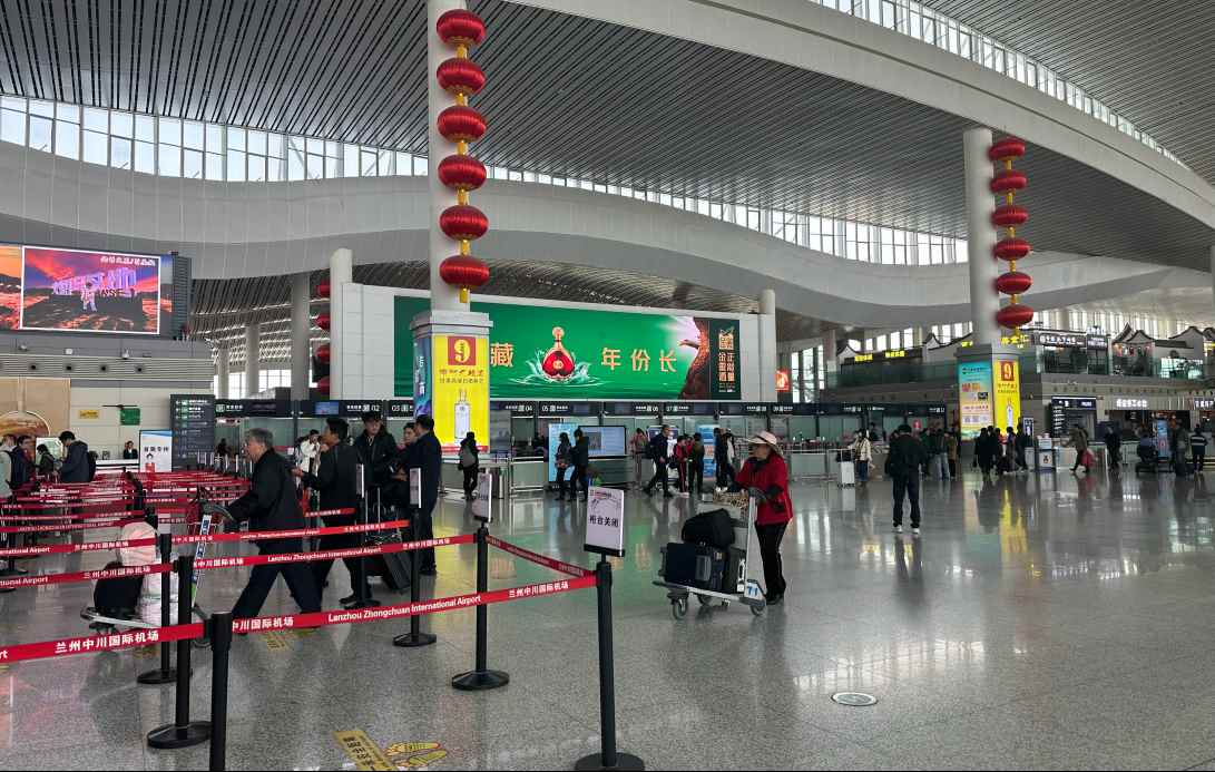 蘭州中川機(jī)場(chǎng)廣告價(jià)格收費(fèi)，蘭州機(jī)場(chǎng)春運(yùn)出發(fā)到達(dá)廣告LED大屏