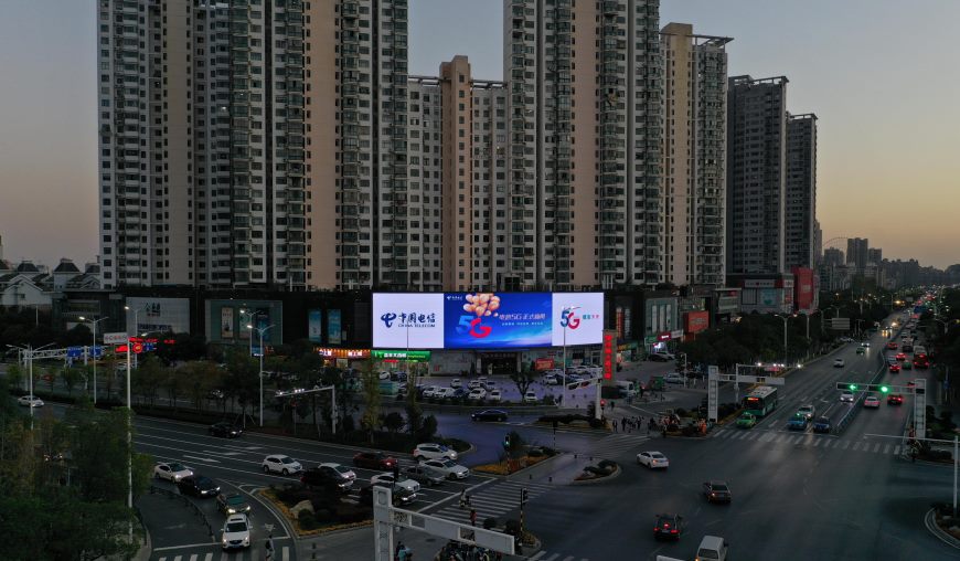 南昌洪城時代廣場LED大屏廣告價格收費，南昌紅谷灘橫屏廣告牌