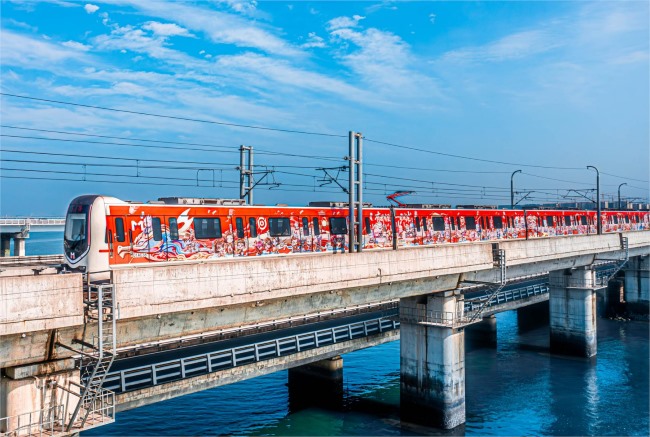 廈門(mén)地鐵內(nèi)外包車(chē)廣告游戲車(chē)身案例圖，廈門(mén)地鐵列車(chē)廣告價(jià)格收費(fèi)
