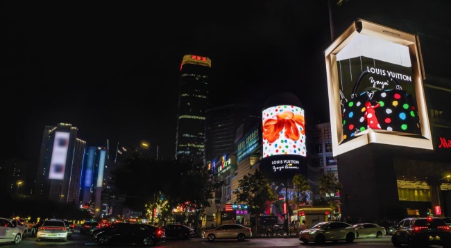 廣州天河正佳廣場(chǎng)萬(wàn)豪酒店裸眼3D雙屏LED廣告，廣州LED大屏廣告價(jià)格