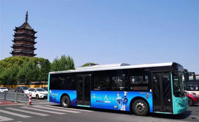 蘇州公交車巴士車身貼廣告價格收費，蘇州公交車外車身廣告線路優(yōu)勢