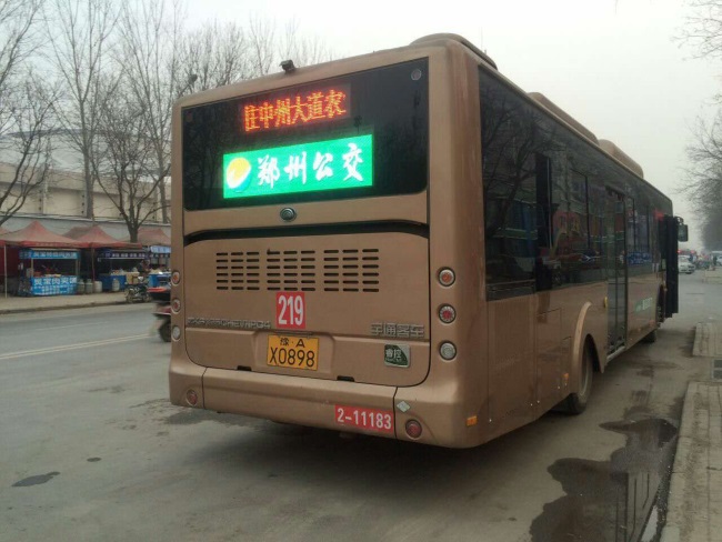 鄭州公交車電子屏廣告價(jià)格，鄭州公交車尾LED彩屏廣告投放優(yōu)勢(shì)分析