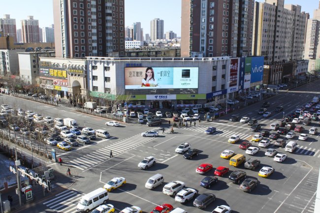 沈陽南京南街中街青年大街外墻LED大屏廣告，沈陽戶外大屏廣告價(jià)格