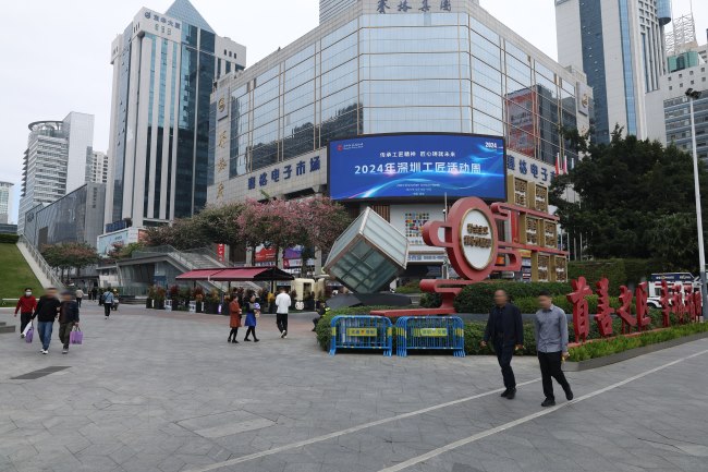 深南大道華強(qiáng)北路口賽格廣場(chǎng)LED廣告，深圳戶外大屏廣告價(jià)格