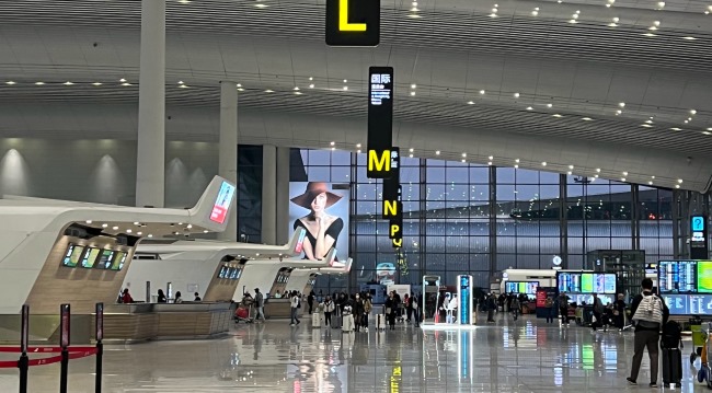 廣州機(jī)場(chǎng)出發(fā)大廳LED巨屏廣告投放，廣州白云機(jī)場(chǎng)廣告價(jià)格