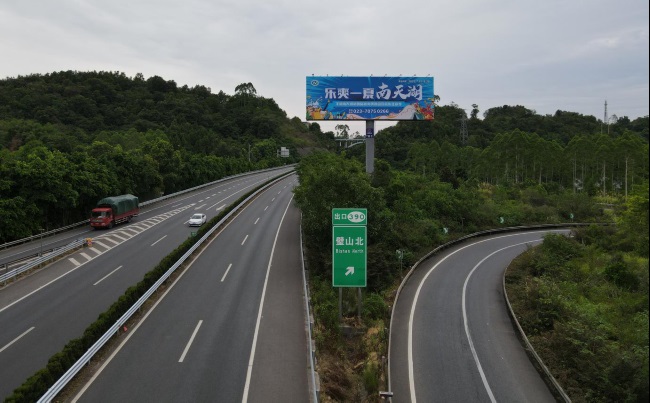 重慶渝涪渝遂高桿立柱廣告投放，重慶渝瀘高速大牌廣告價格