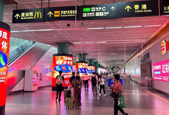 深圳羅湖火車(chē)站包柱LED廣告投放，深圳站高鐵大屏廣告價(jià)格