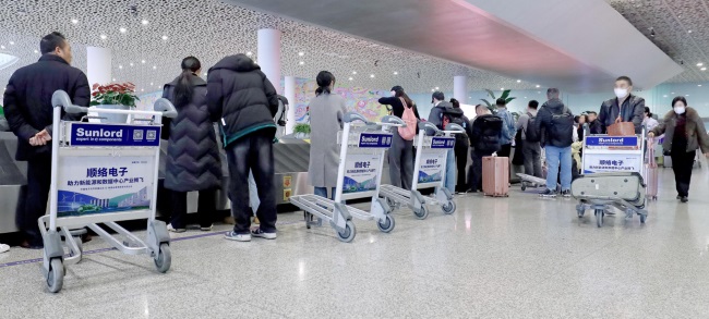 深圳機(jī)場(chǎng)手推車廣告投放，深圳寶安機(jī)場(chǎng)行李推車貼廣告價(jià)格
