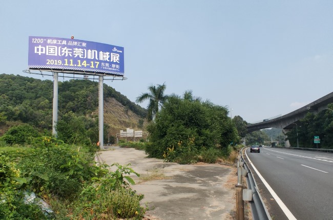 東莞虎門大橋高速立柱大牌廣告投放，東莞高桿戶外廣告價(jià)格