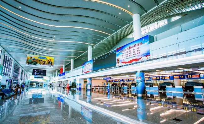 蕪宣機場和蕪湖高鐵站都有哪些廣告位？選擇高鐵站和機場廣告哪個更具性價比？第一戶外傳媒代理發(fā)布的專業(yè)度體現(xiàn)在哪些方面？