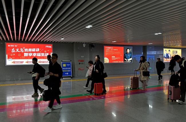 義烏火車站出站通道燈箱廣告投放，義烏站高鐵廣告價(jià)格