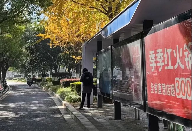 南昌公交站臺(tái)燈箱廣告投放，南昌巴士候車亭廣告價(jià)格