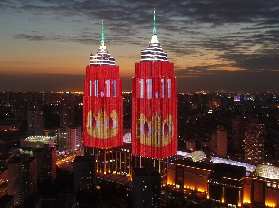 上海燈光秀廣告-上海地標(biāo)燈光秀廣告價格-上海外灘地標(biāo)燈光秀廣告公司