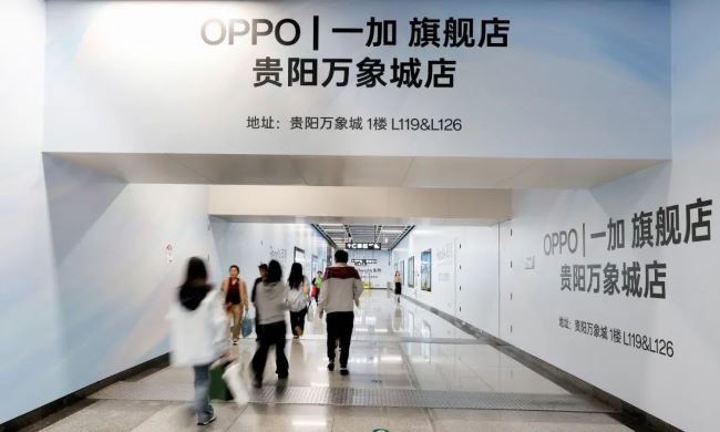 貴陽地鐵1號線貴陽火車站通道墻貼廣告，貴陽地鐵廣告價格