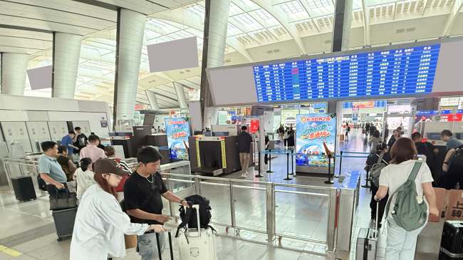 北京南高鐵站進站安檢口LED廣告投放，北京南站大屏廣告價格