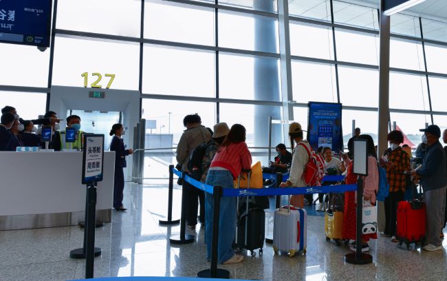 成都天府機場候機區(qū)登機口LED廣告投放，成都機場大屏廣告