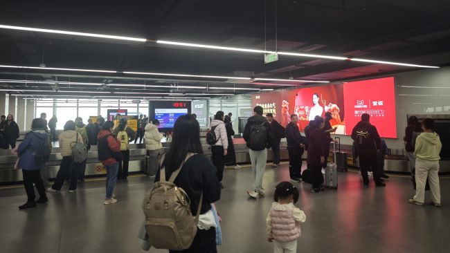 佛山機(jī)場行李轉(zhuǎn)盤燈箱廣告：精準(zhǔn)觸達(dá)抵達(dá)旅客的黃金視窗