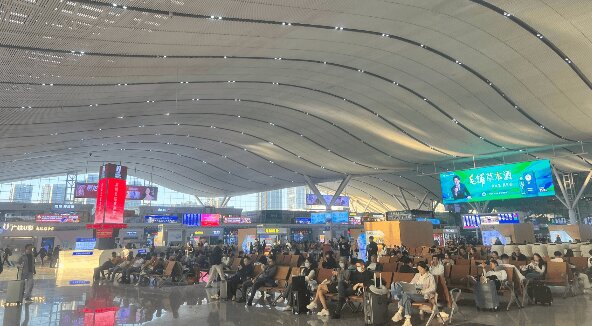 深圳北站大屏廣告價格收費？深圳北高鐵站春運候車熱門吊頂LED廣告