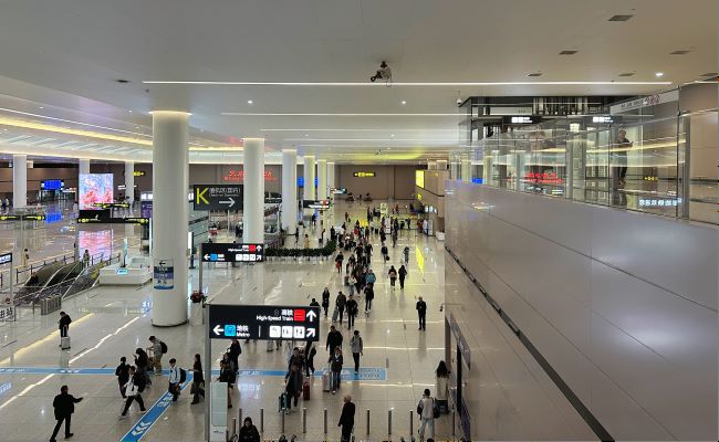 成都地鐵天府機場站LED包柱大屏：空鐵聯(lián)運的視覺焦點