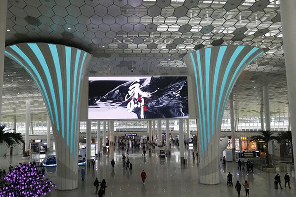 深圳機(jī)場LED大屏廣告價(jià)格多少錢？政府文旅深圳寶安機(jī)場廣告案例