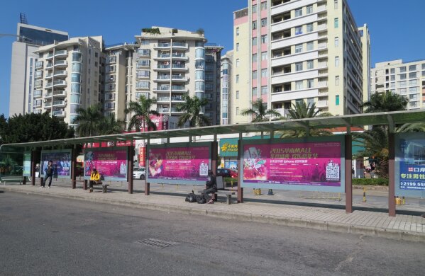 東莞公交候車亭廣告價格多少錢？東莞公交站臺廣告燈箱尺寸？