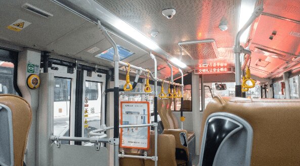 成都公交車內(nèi)廣告價格收費，成都公交車廂海報廣告巴士車內(nèi)廣告