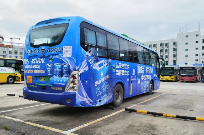 移動(dòng)式城市大型畫(huà)布深圳公交車(chē)身廣告的廣度覆蓋優(yōu)勢(shì)