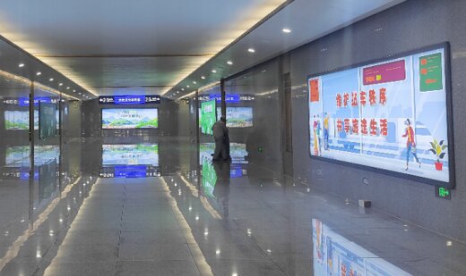 第一戶外傳媒-東陽北站-進出站通道燈箱