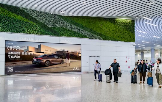 第一戶外傳媒-廣州白云機(jī)場(chǎng)-T2國(guó)內(nèi)到達(dá)行李廳出口通道兩側(cè)墻體燈箱