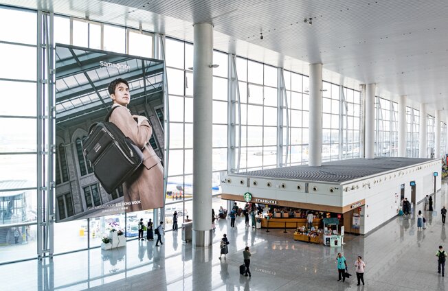 第一戶外傳媒廣州白云機(jī)場(chǎng)LED屏廣告